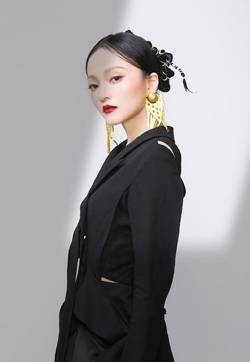 张韶涵暗黑系酷美写真图片