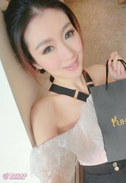 小妞卖萌可爱自拍 卖萌女神自拍照