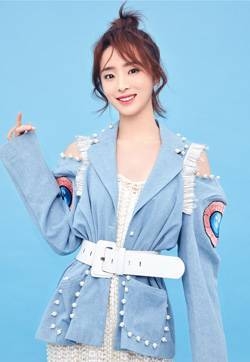 胡冰卿冰蓝系活泼明朗写真图片