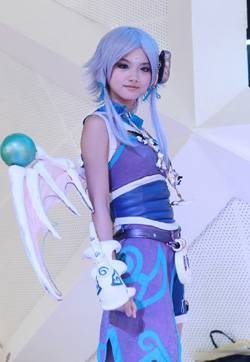 CJ网易展台上梦幻爱作战COSPLAY