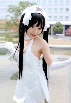 嫩白美女KIPI性感小护士cosplay