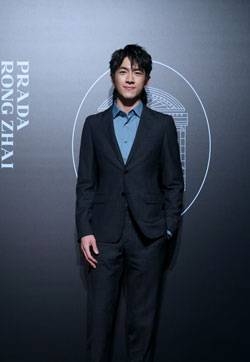 林更新Prada活动高清帅气图片