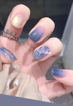 雾霾蓝美甲 雾霾蓝美甲图片2022款式