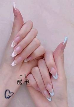 白色法式美甲 法式美甲黑白图片