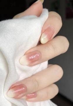 浅色指甲图片美甲 浅色指甲图片大全