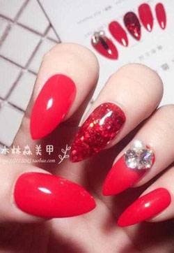 酒红色美甲图片 酒红色美甲