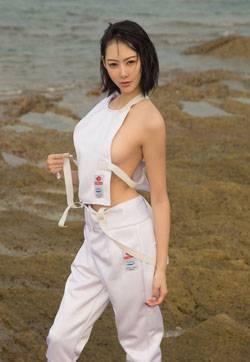 亚洲美女透明丝袜长发绝色女神黄乐然雪白美乳美臀黑丝美腿浴室里的快活高清美女写真图集