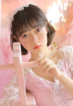 甜美短发美女高清手机壁纸