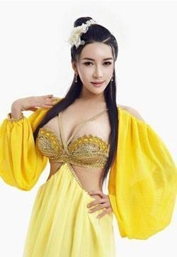 龚玥菲金色性感长裙手机壁纸