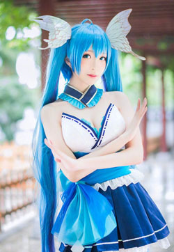 非主流初音未来cosplay美腿喷血福利诱惑写真