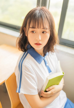 最漂亮校服美女清新养眼教室写真图片