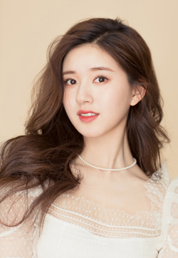 高清赵露思春节甜美性感写真图片