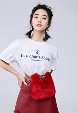美女沈月