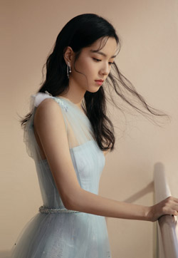 高清女星庄达菲俏皮灵动活动照图片
