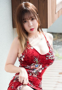 白嫩美女大胆艺术美女图片