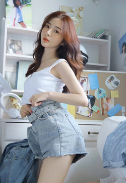 高清gogo美女丰满美女白嫩长腿大胆撩人图片