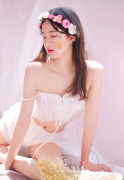 高清gogo美女吊带衫大胆诱人私房写真图片