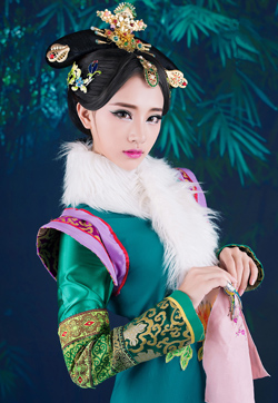 亚洲111人体艺术中国清朝服装古典美女写真图片