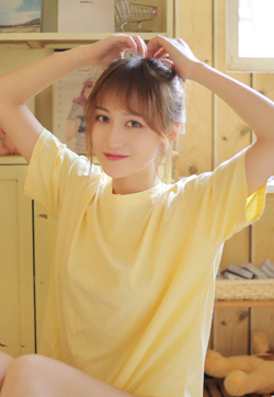 高清00后甜美元气美女性感长腿诱惑写真图片
