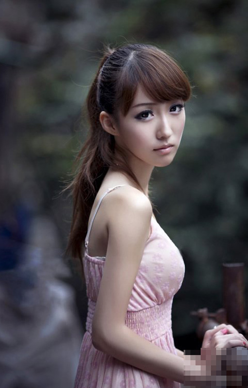 娇嫩温柔女孩清新写真图片