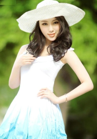 清纯美女清新田园风舒适畅意写真图片图片