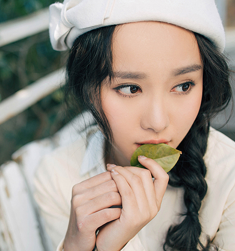美腿女王闺房丰满双峰激情诱人图片