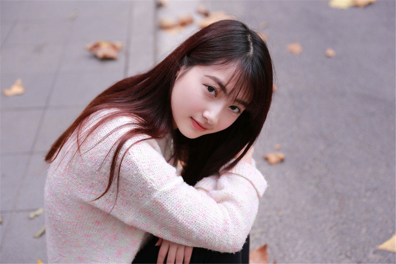 王若伊图片