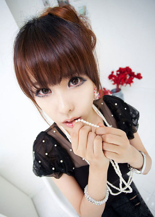 绝色MM妩媚妖娆甜美动人图片