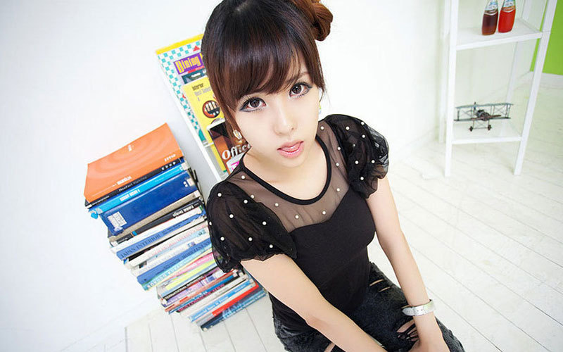 绝色MM妩媚妖娆甜美动人图片