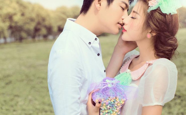 极品美女馨雅Adela性感睡裙写真图图片