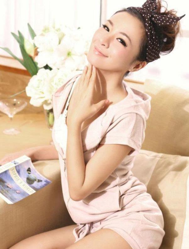 放电眼 诱人身 泳装妩媚女性感写真图片