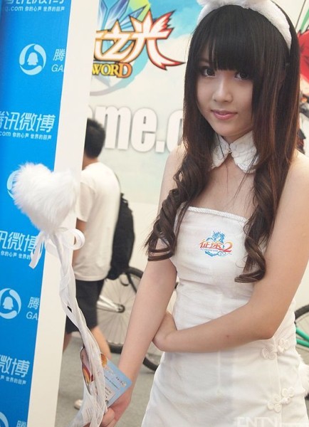 极品美女馨雅Adela性感睡裙写真图图片