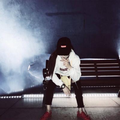 黑色系女生头像图片 女生头像图片