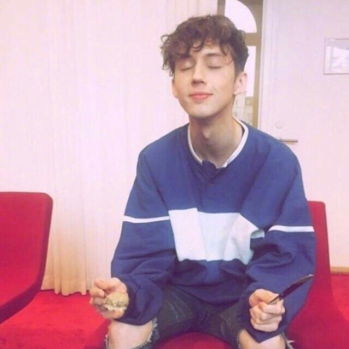 EXO长腿男神日韩明星桌面壁纸图片