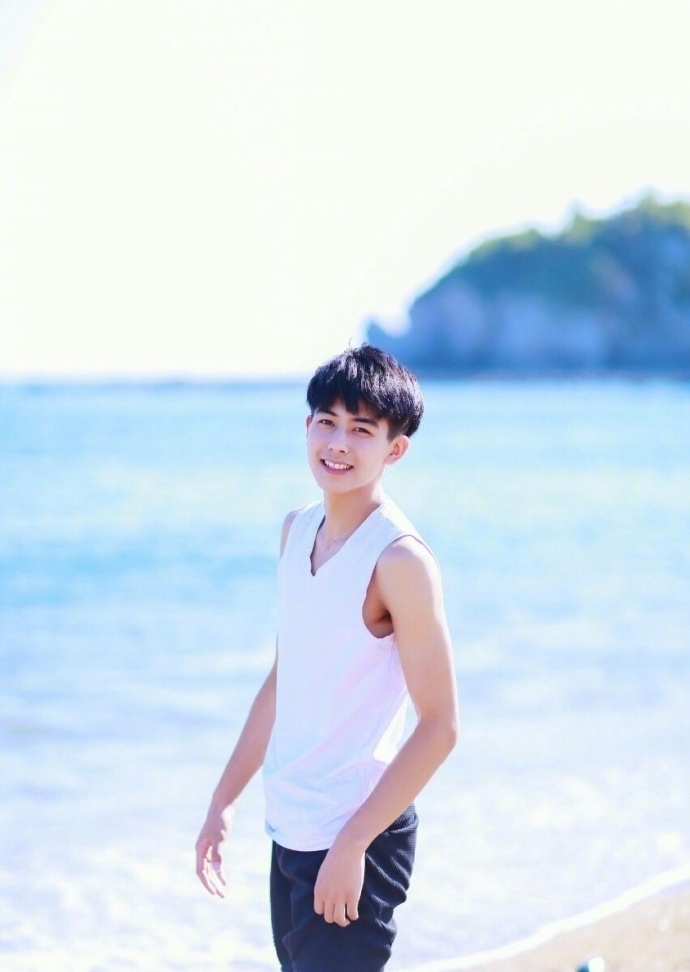 EXO长腿男神日韩明星桌面壁纸图片