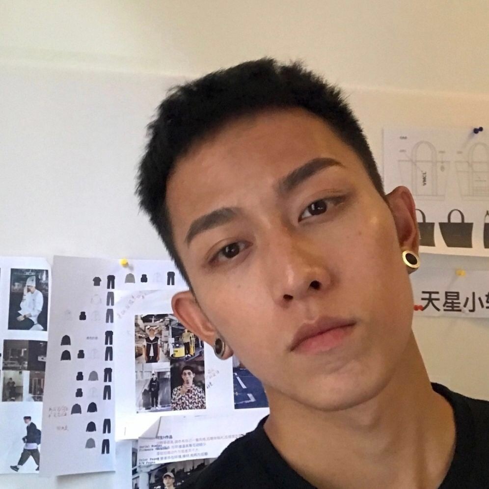 EXO长腿男神日韩明星桌面壁纸图片