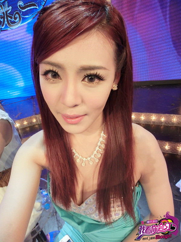 美女黄璐图片