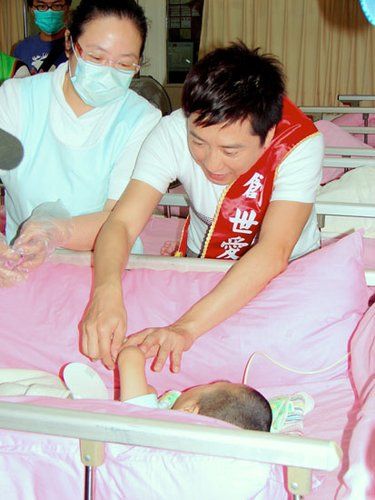 高清台湾省台北市大同男星庾澄庆新专辑霸气外露刺青造型曝光图片图片