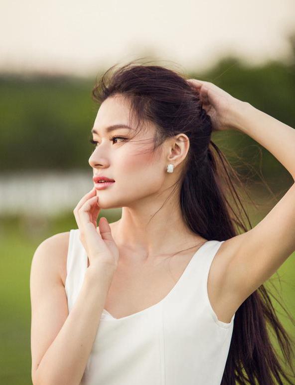 放电眼 诱人身 泳装妩媚女性感写真图片