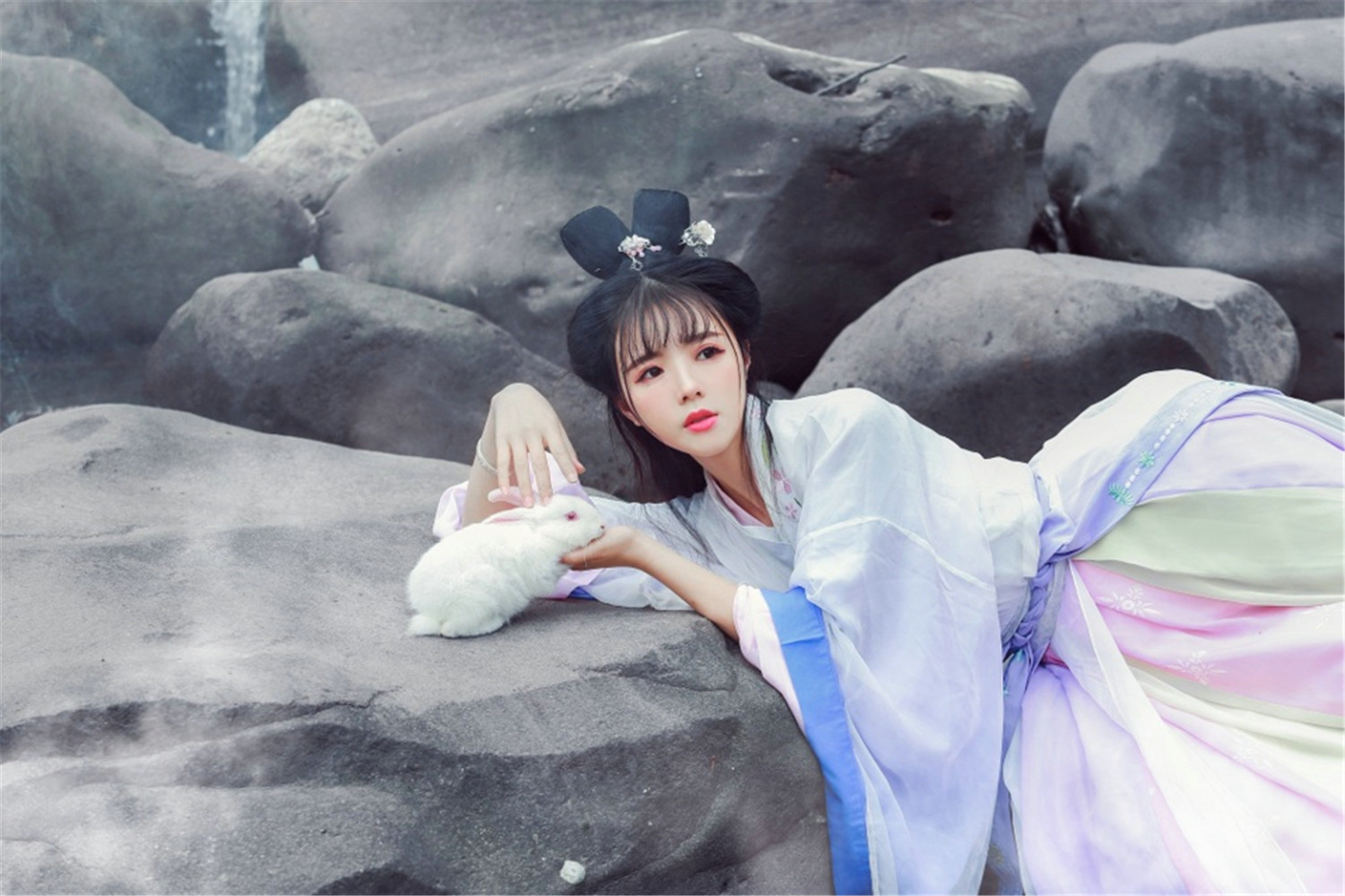 高清辽宁省大连美女王熙然养眼泳装娇媚模样图片