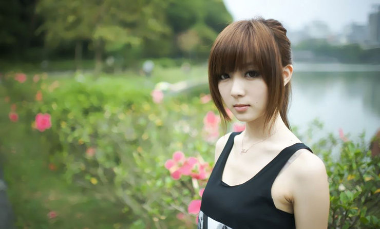 娇艳模特制服诱惑美女  清纯写真图片
