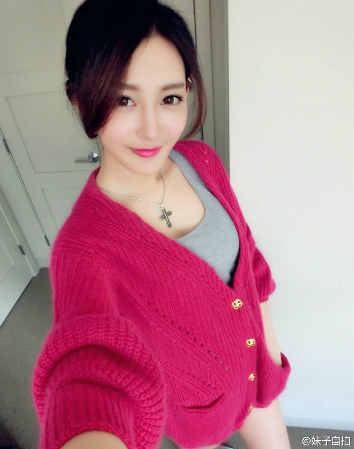 性感粉红小短裙 90后mm诱惑甜美私房写真图片 性感粉红小短裙 90后mm诱惑甜美私房写真图片