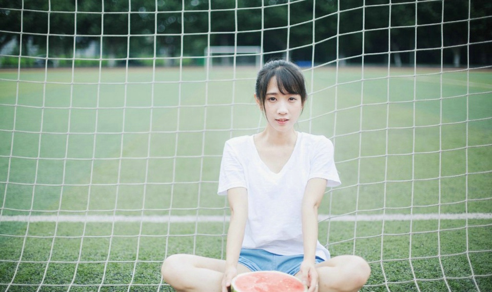 粉红兔女郎图片