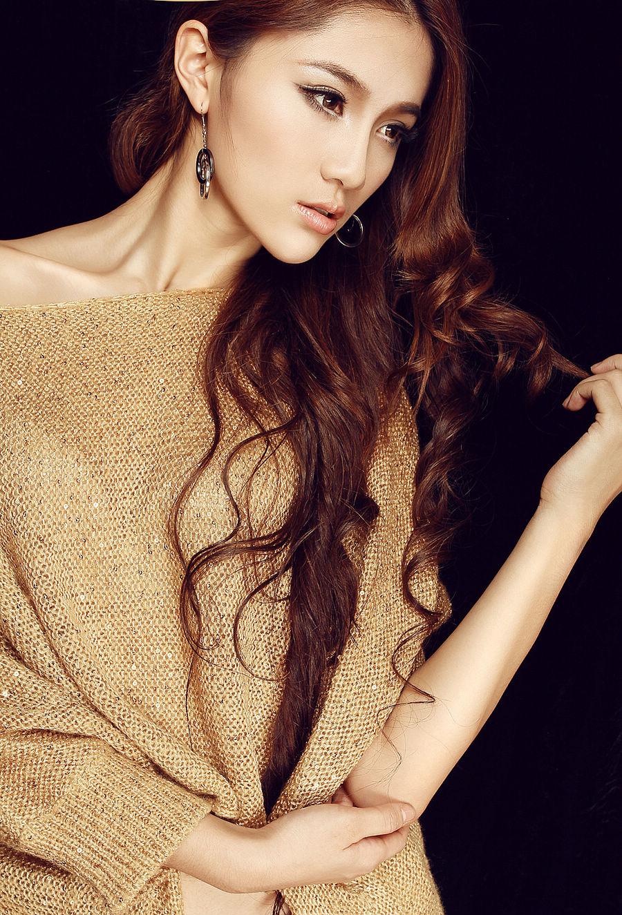 放电眼 诱人身 泳装妩媚女性感写真图片