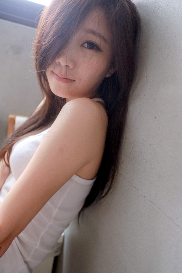 极品美女情欲写真眼神迷离图片
