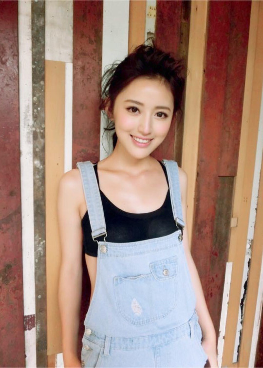 放电眼 诱人身 泳装妩媚女性感写真图片