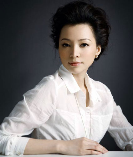 高清上海美女视漂亮又有气质的女主持人董卿图片
