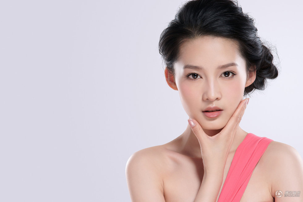大眼睛美女图片