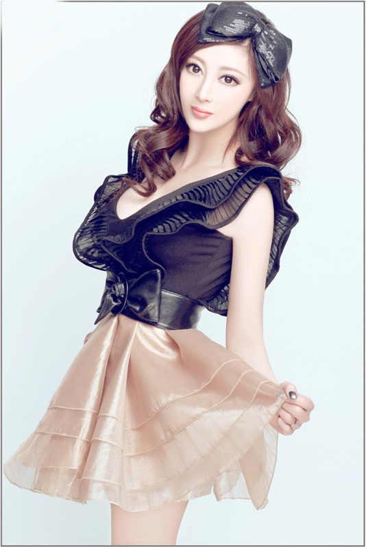 红唇卷发美女新新Xin黑丝写真图 第二辑图片