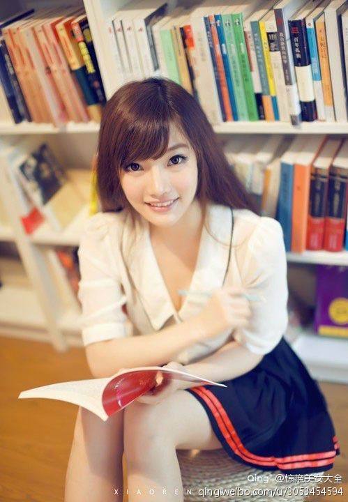90后短裙mm自卫90后穿超短裙吊带袜照片图片